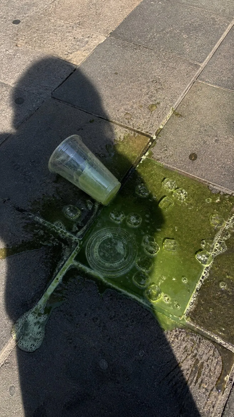 Mobilfoto: utspilld matcha på gatan